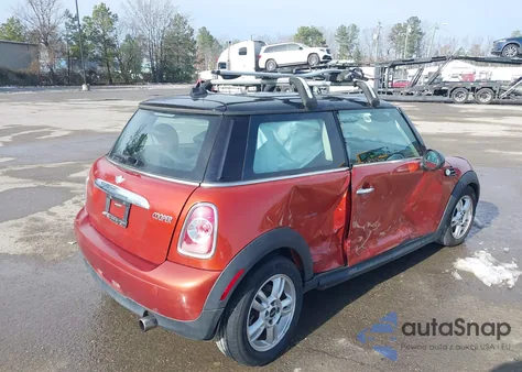 2013 Mini Hardtop Cooper z USA, uszkodzony, nr VIN WMWSU3C50DT680425